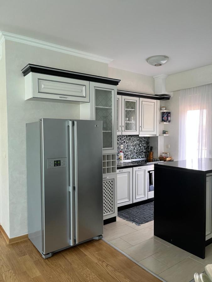 Appartement Apartman Staklena Kula à Budva Extérieur photo